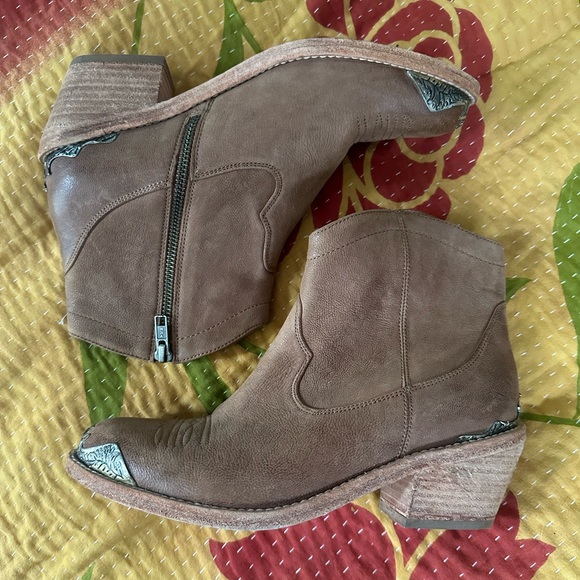 Spell Sugar Skull Boots - Picture 9 of 10